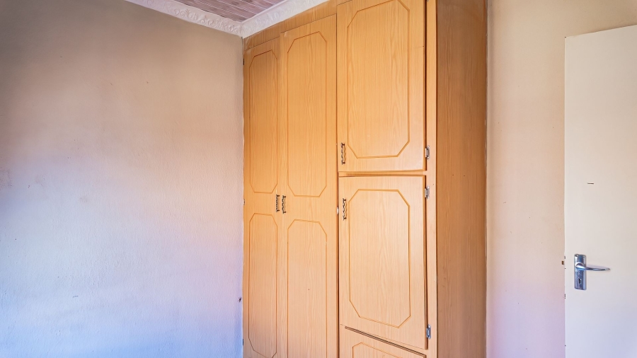 To Let 5 Bedroom Property for Rent in Tlhabane North West